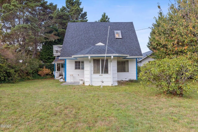 6835 Sw Galley Avenue, Lincoln City