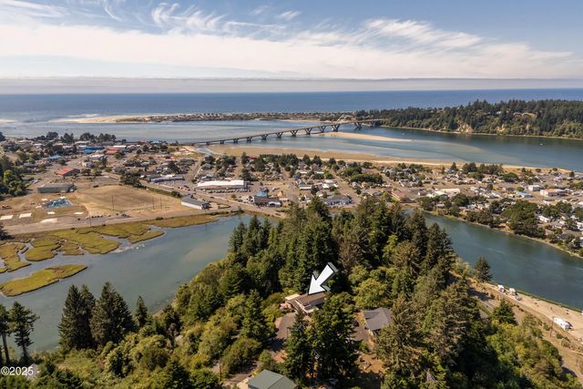665 Ne Buker Lane, Waldport