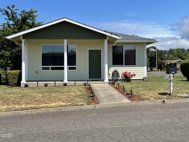 363 Ne 4th Street, Newport