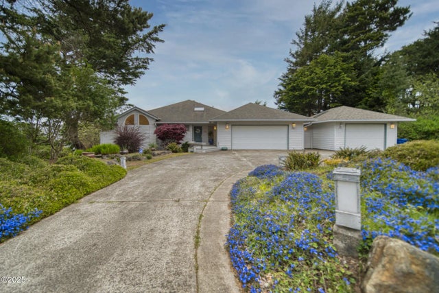 5329 Ne Port Lane, Lincoln City