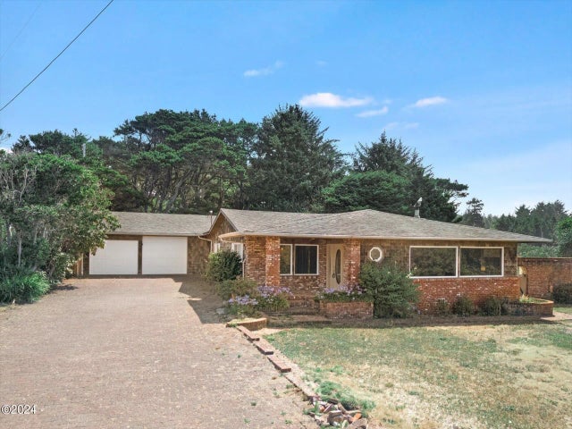 4711 Sw Pacific Coast Highway, Waldport