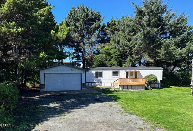 5194 Sw Field Avenue, Waldport