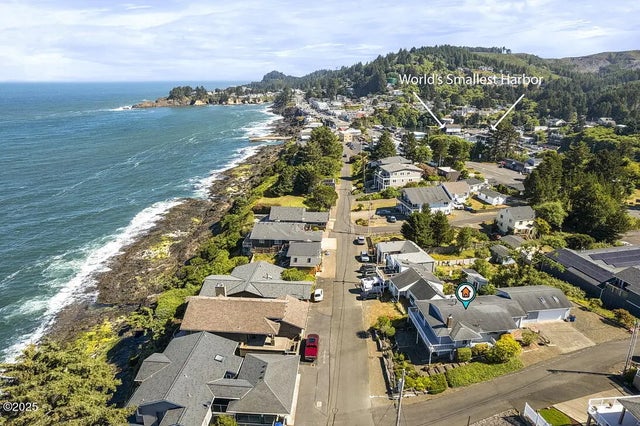 45 Heiberg Street, Depoe Bay