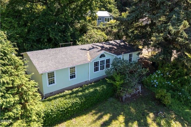 1750 Hwy 101, Yachats