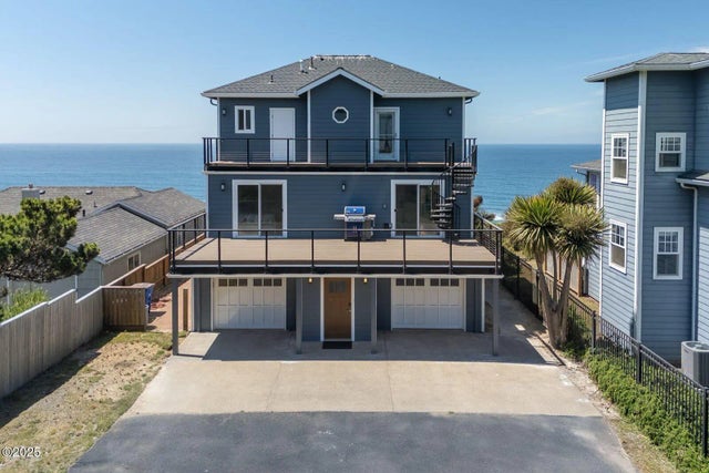 866 Sw 8th Street, Lincoln City