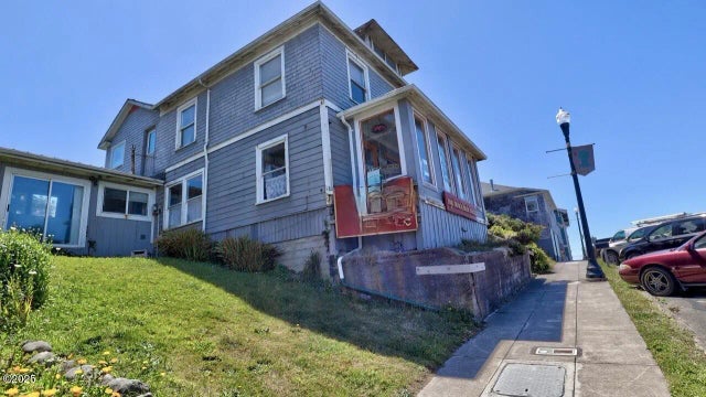 727 Nw 3rd Street, Newport