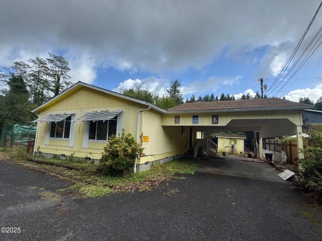 1262 Nw Meadow Lane, Toledo