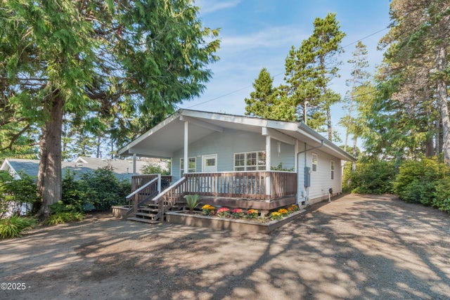 5415 Hacienda Avenue, Lincoln City