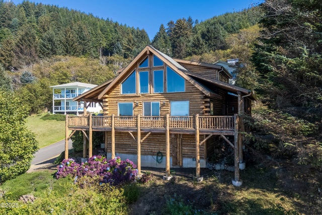 240 Windsong Street, Yachats