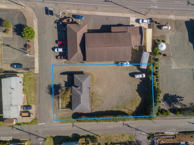 1218 Sw 16th Street, Lincoln City