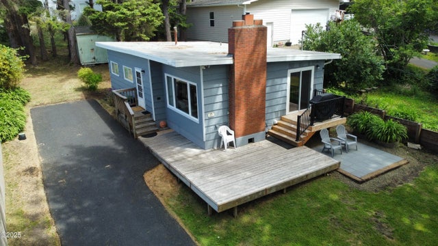 1643 Nw 35th Place, Lincoln City