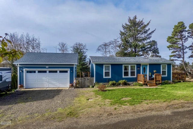 9926 Nw Line Street, Seal Rock