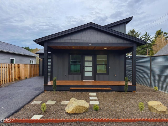 313 Se Oar Avenue, Lincoln City