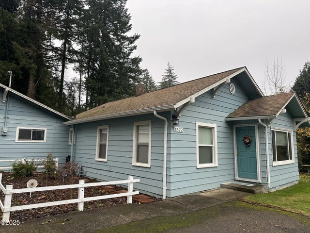 1572 Ne Arcadia Drive, Toledo