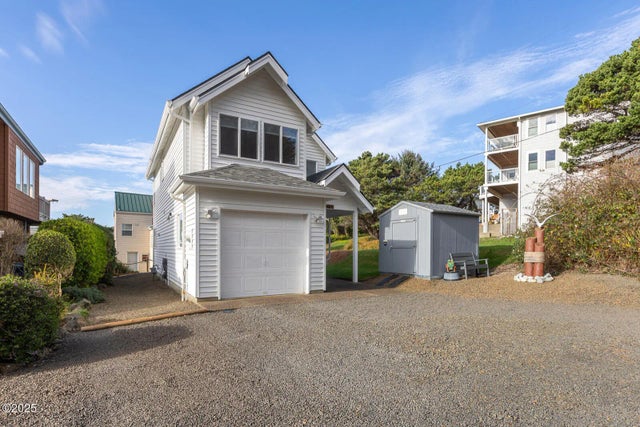 3461 Nw Lee Avenue, Lincoln City