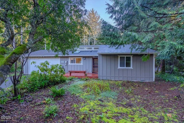 199 Sw The Pines Drive, Depoe Bay