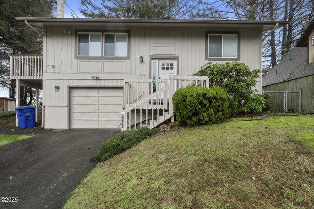 3868 Nw Port Avenue, Lincoln City