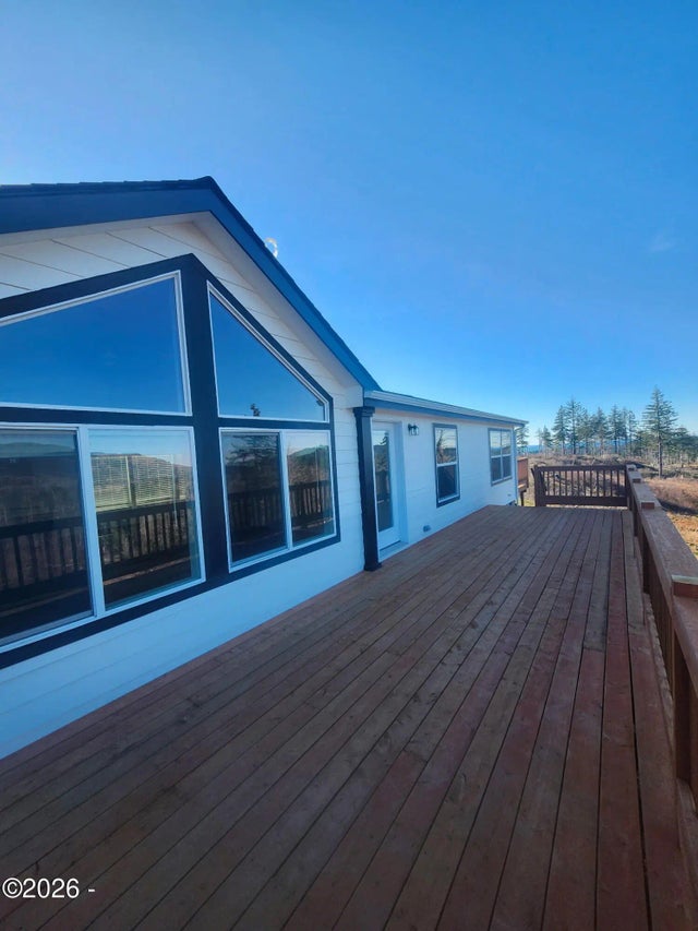 8390 Ne Highland Road, Otis