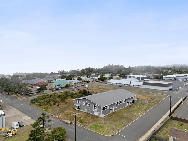 1025 Nw Grove Street, Newport