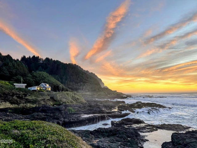 815 S Highway 101, Yachats