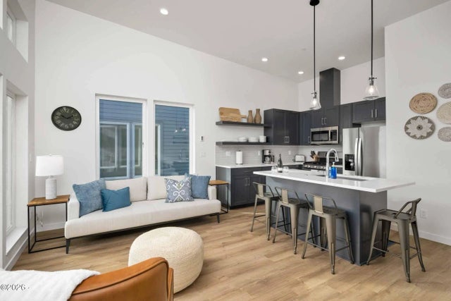 920 Sw 48th Street 3, Lincoln City