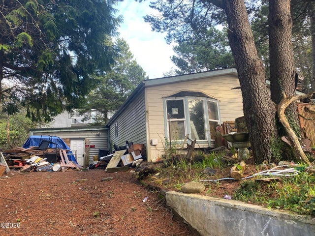 6350 Rhododendron Avenue, Lincoln Beach