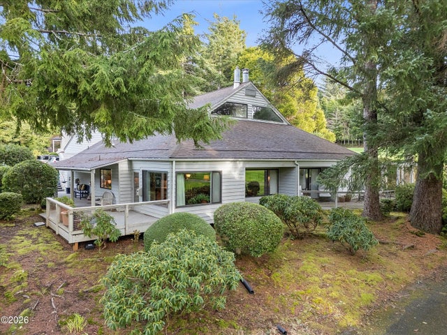 600 Island Drive 15, Lincoln City