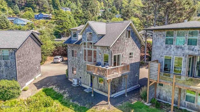 350 Village Lane, Yachats