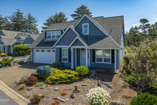 5635 Sw Arbor Drive, Newport