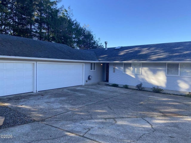 1920 S Crestline Drive, Waldport