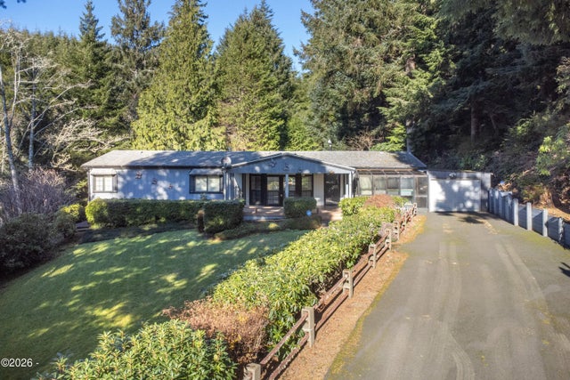 2085 Se Hemlock Lane, Lincoln City