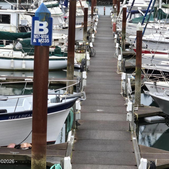 1000 Se Bay Boulevard M-82, Newport