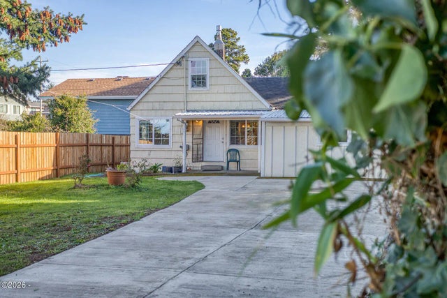 338 Ne Avery Street, Newport