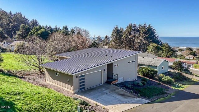 220 Windsong Street, Yachats