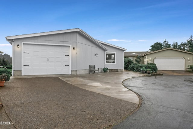 136 Ne 33rd Street, Newport