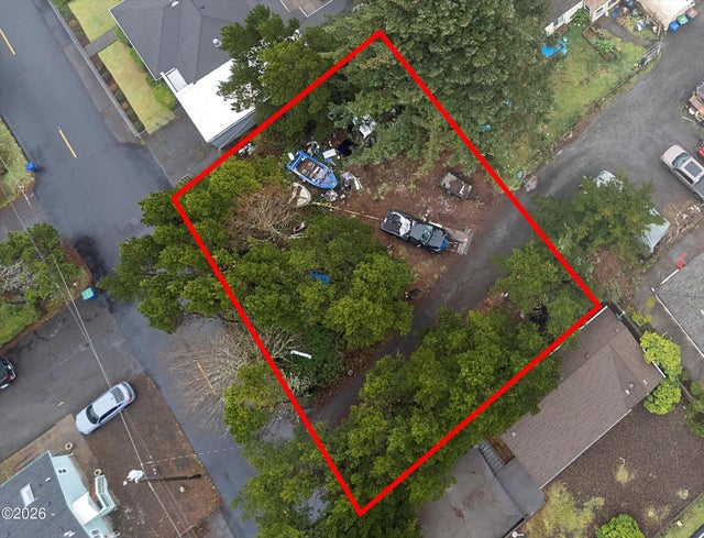 1032 Sw 14th Street, Lincoln City