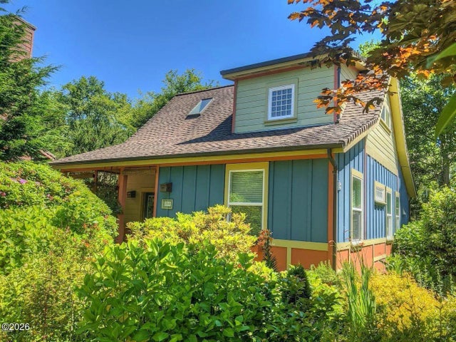 2040 Overleaf Loop, Yachats