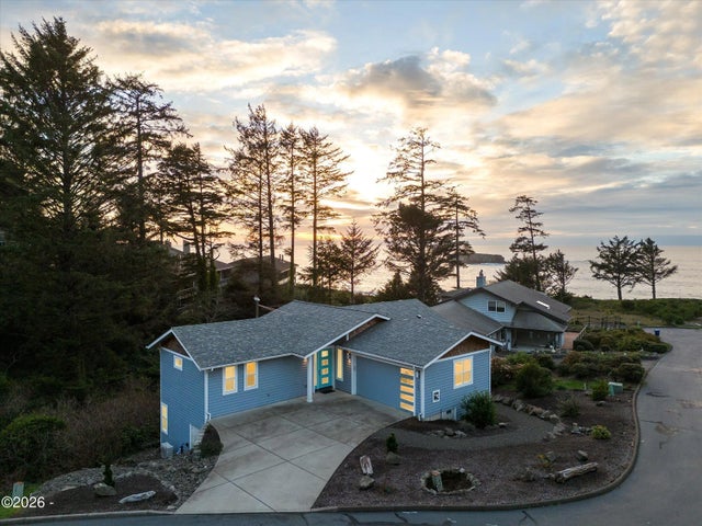 209 Sea Crest Way, Otter Rock