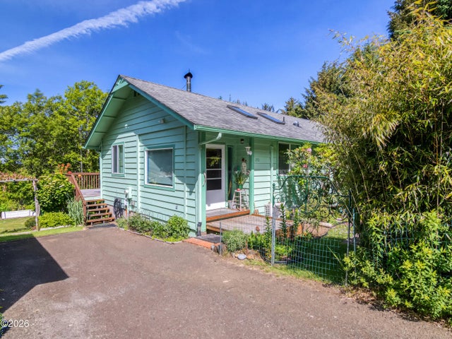 2711 Ne Hemlock Drive, Yachats