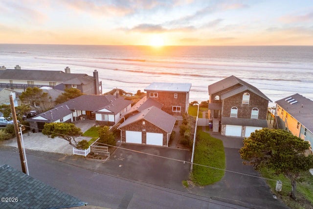 2151 Nw Inlet Avenue, Lincoln City