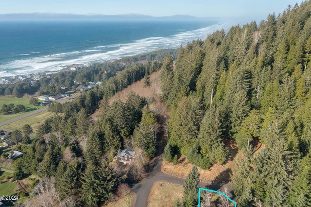 504 Creekside Lane, Yachats