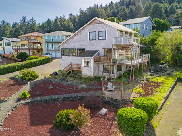 226 Shell Street, Yachats