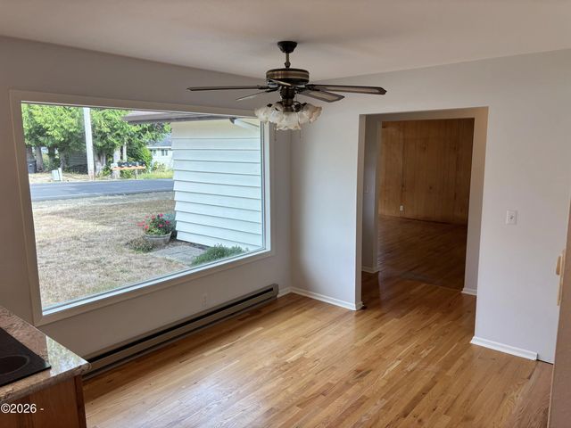 625 S Crestline Drive, Waldport