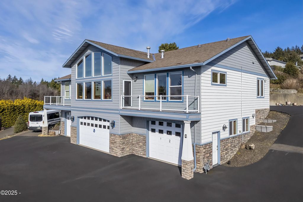 Garage level and driveway at 455 SE Scenic Loop, Newport, Oregon