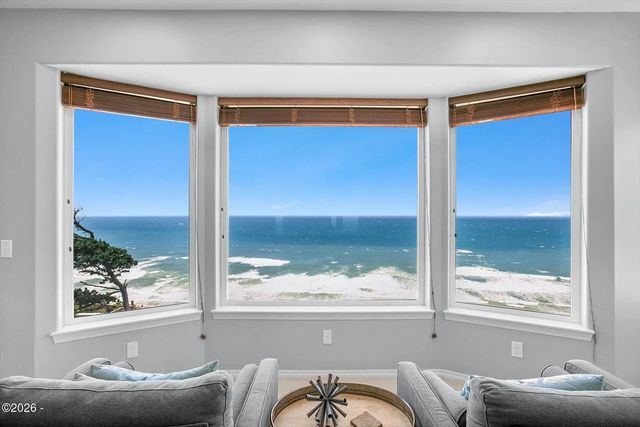 1825 Sw Coast Avenue, Lincoln City
