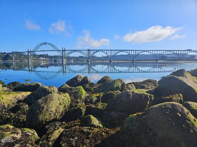 370 Sw 29th Street A, Newport
