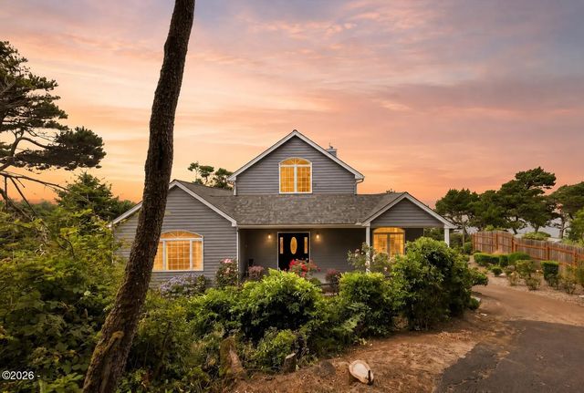 6988 Nw Pacific Coast Highway, Seal Rock