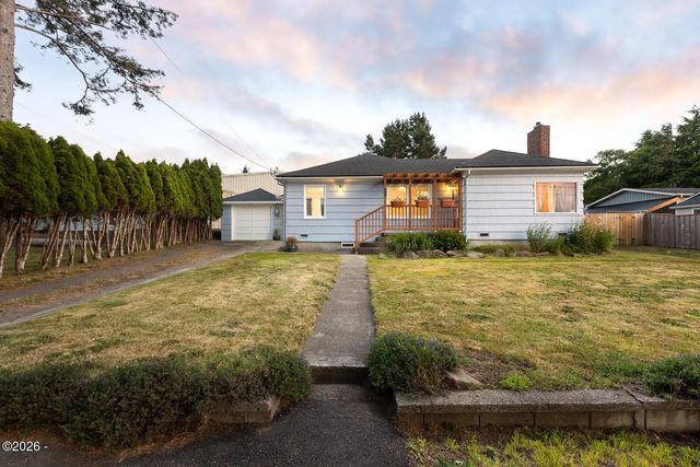 2022 Ne 21st Street, Lincoln City