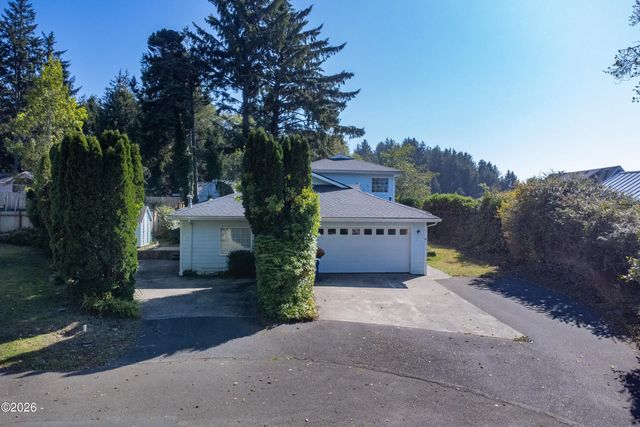 26 Jewel Court A & B, Depoe Bay