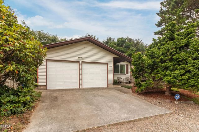2305 Nw Keel Ave Avenue, Lincoln City
